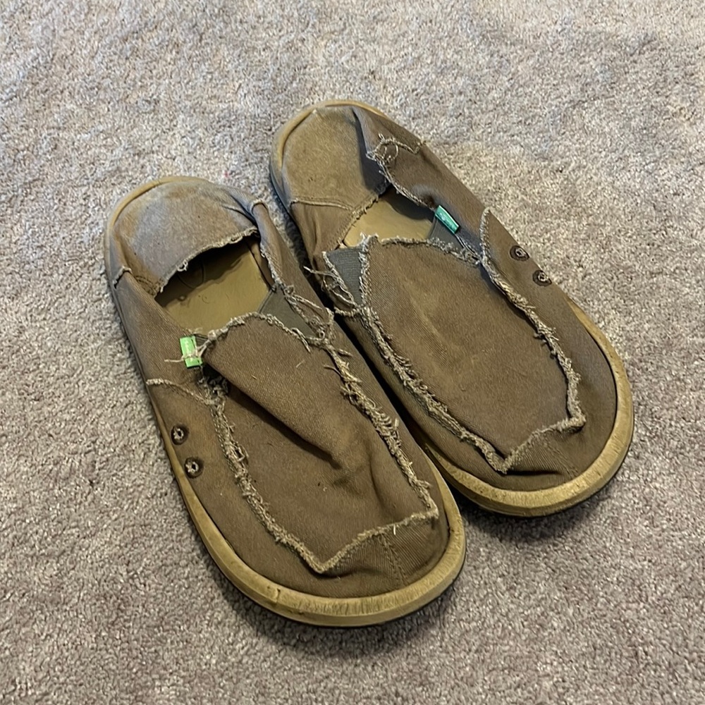 SANUKS- Men’s Sidewalk Surfers Size 12